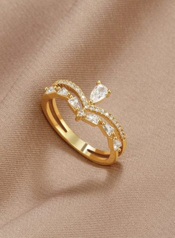 18K Gold Lilly Crystal Ring