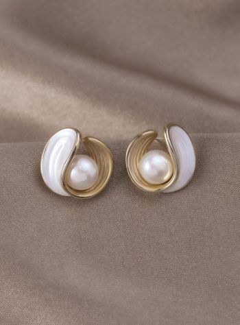 Timeless Pearl Wave Earrings