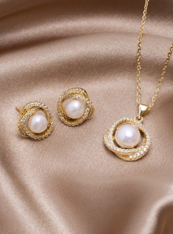 ‘Forever Love’ Pearl Earrings