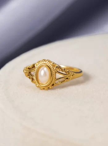 Vintage Royal Pearl Ring