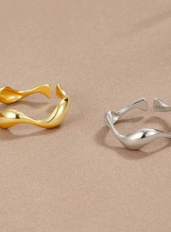 18K Gold Wave Ring