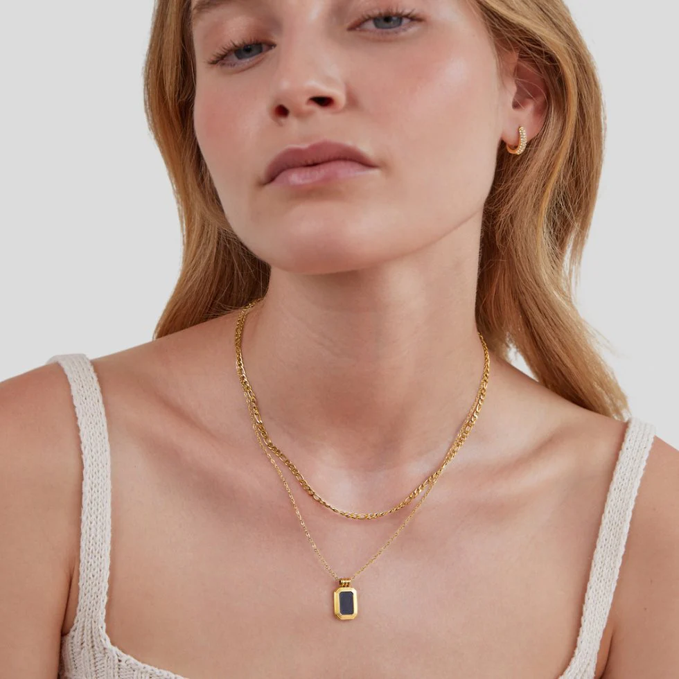 Layered Gold Black Pendant Necklace - Image 3