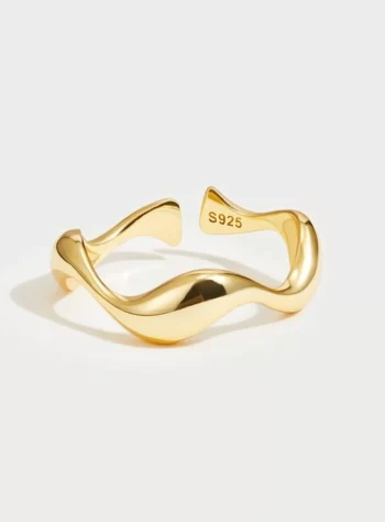 18K Gold Wave Ring