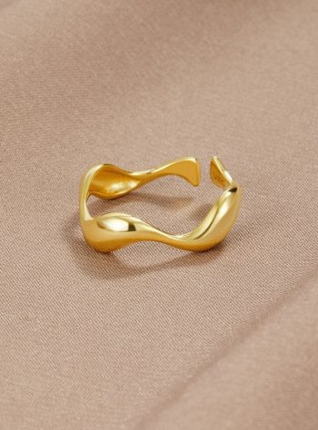 18K Gold Wave Ring